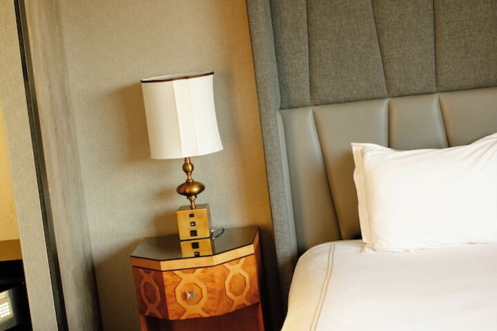 Room 27 of 71
