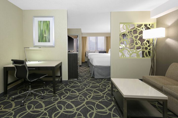 Room 12 of 25