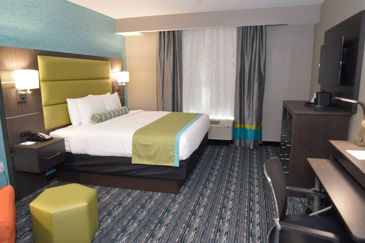 Holiday Inn Express & Suites Pasadena Houston Southeast by IHG