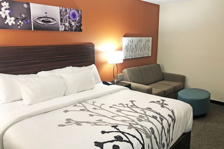 Room 18 of 38