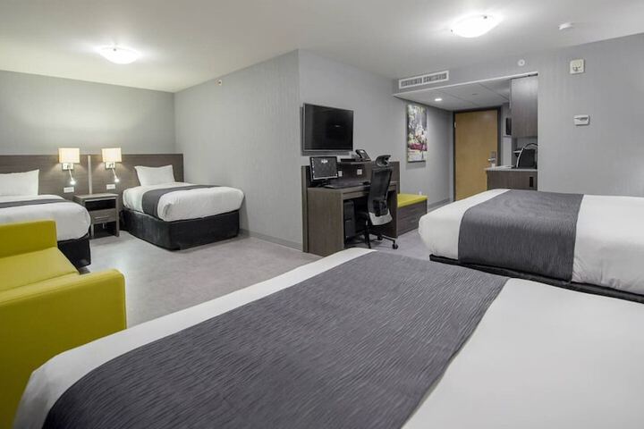 Room 47 of 77