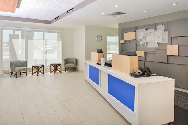 Holiday Inn Express & Suites Chadron by IHG