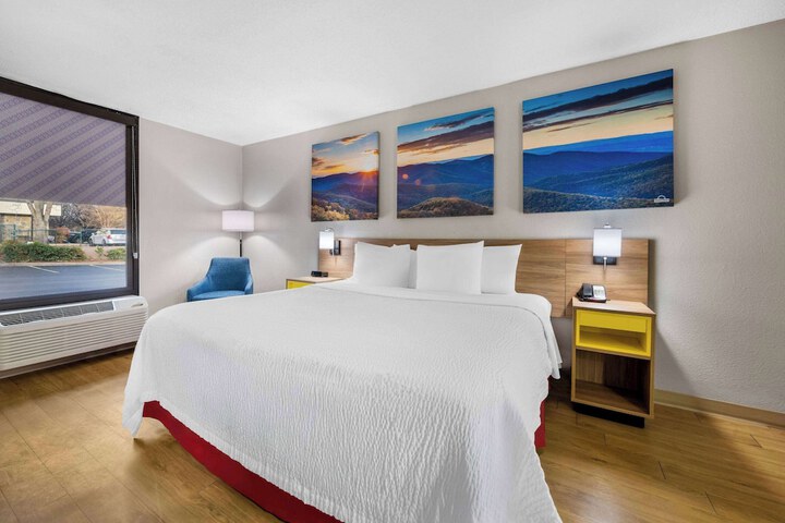 Room 15 of 40