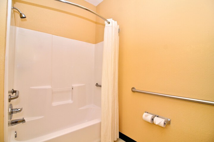 Room 30 of 47