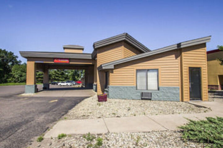 Econo Lodge Inn & Suites