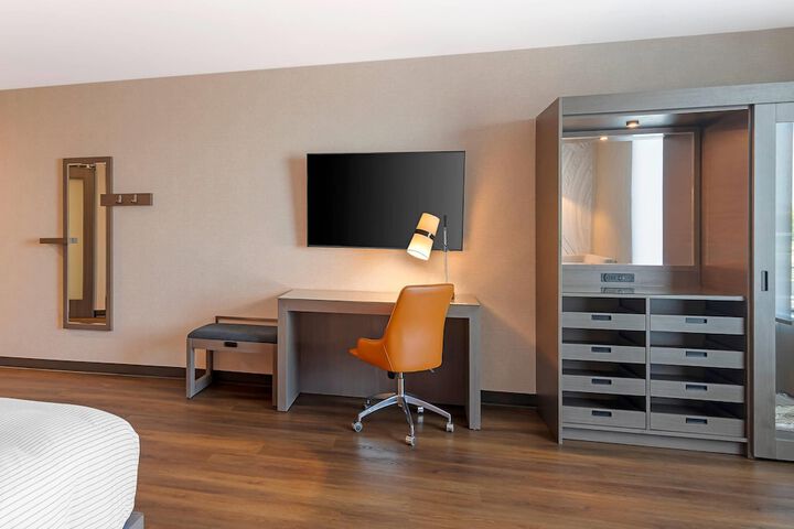 Cambria Hotel & Suites Plymouth