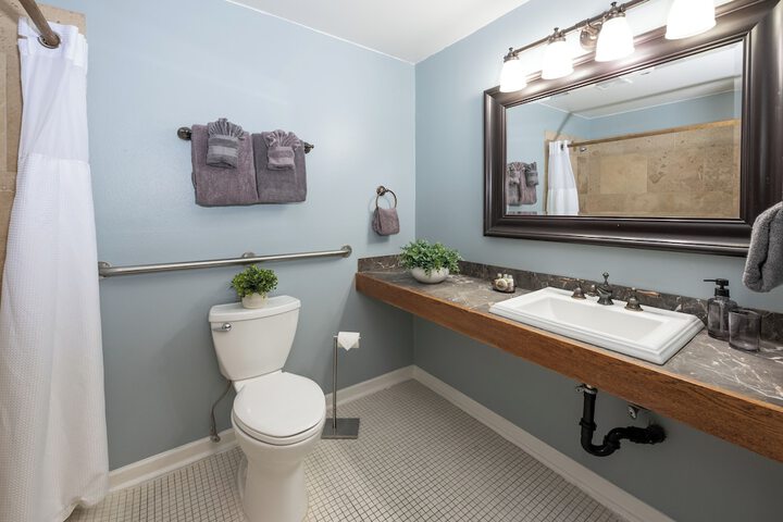 Room 70 of 176
