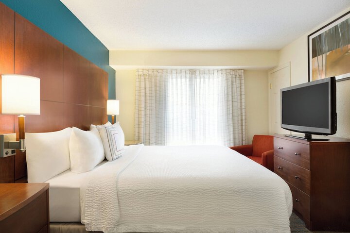 Room 11 of 20