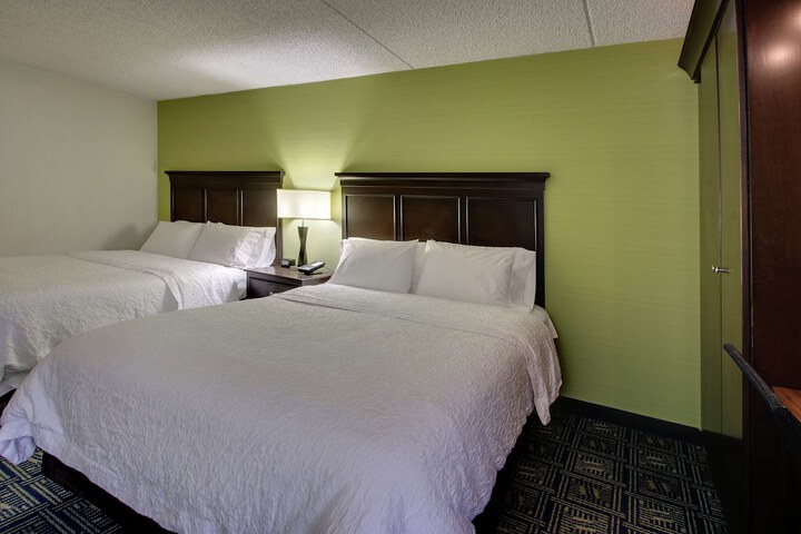 Room 10 of 42