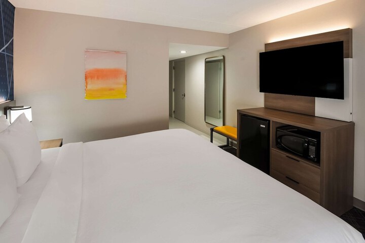 Room 28 of 48