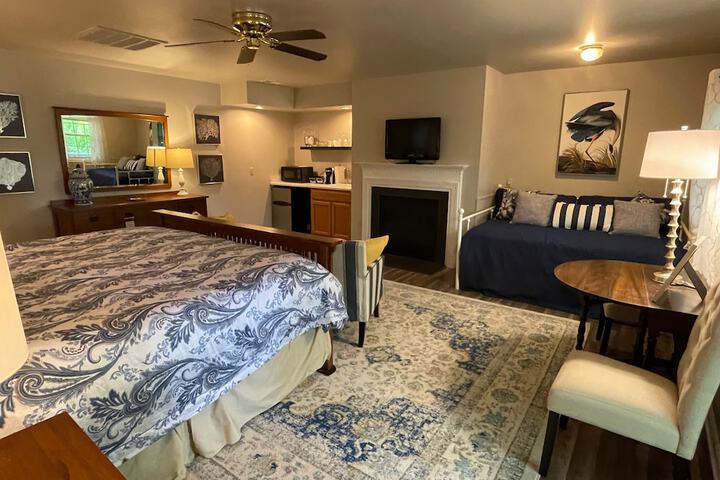 Room 25 of 33