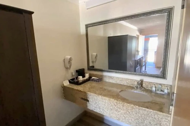 Room 3 of 15
