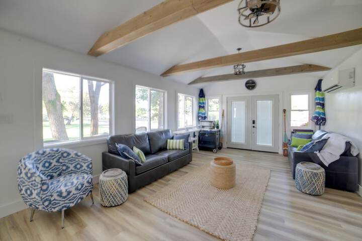 Stylish Grass Lake Retreat - Steps to Park!