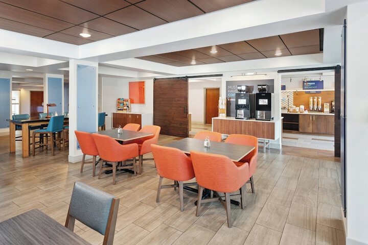 Holiday Inn Express Hotel & Suites Urbana-Champaign by IHG
