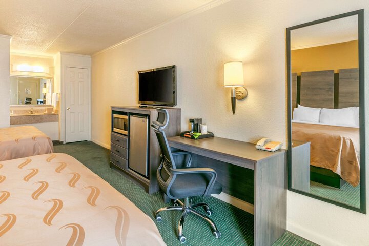 Room 15 of 25