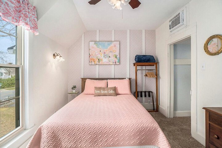 Room 100 of 128