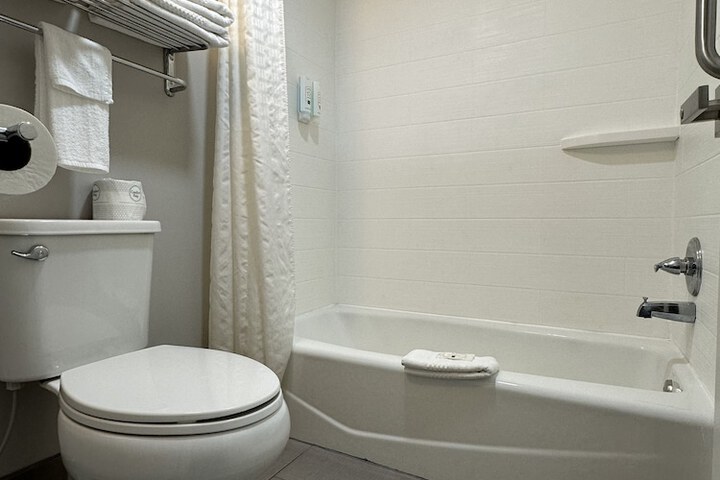 Quality Inn Calhoun North I-75