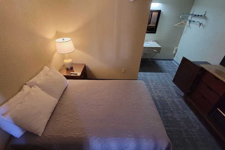 Room 7 of 11