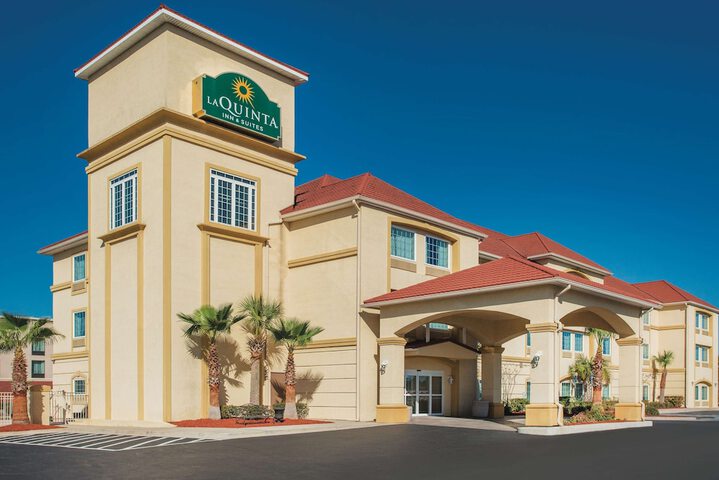 Hotel 2 of 32