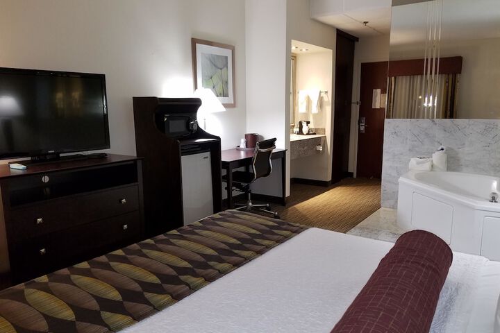 Room 7 of 16