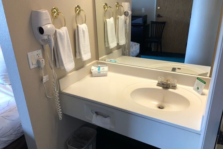 Room 18 of 29