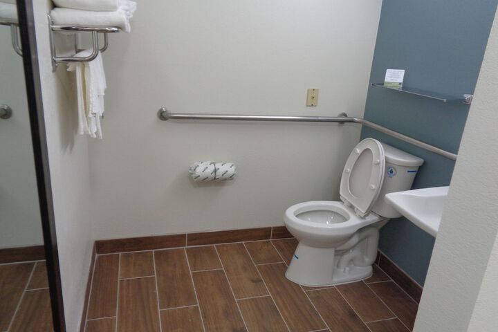 Room 54 of 66
