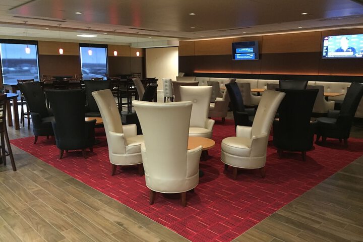 Lounge 65 of 81