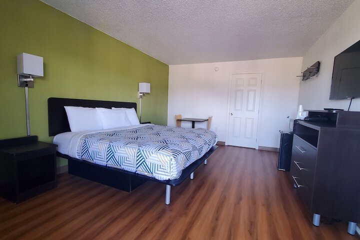 Room 16 of 21