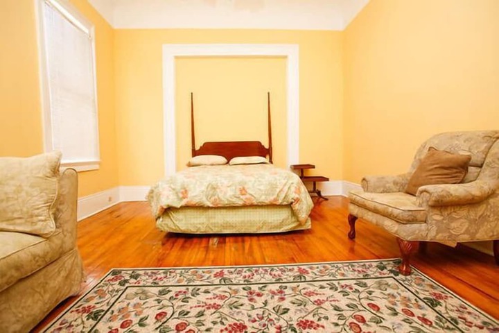 Room 8 of 13