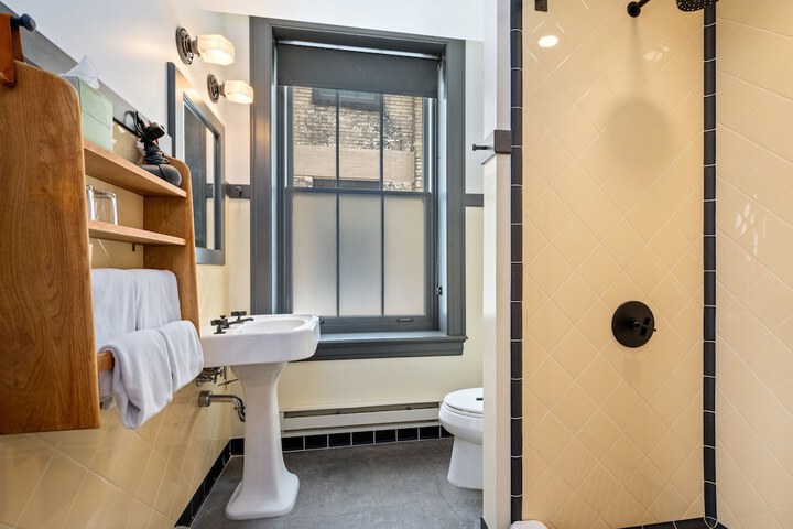 Room 44 of 70