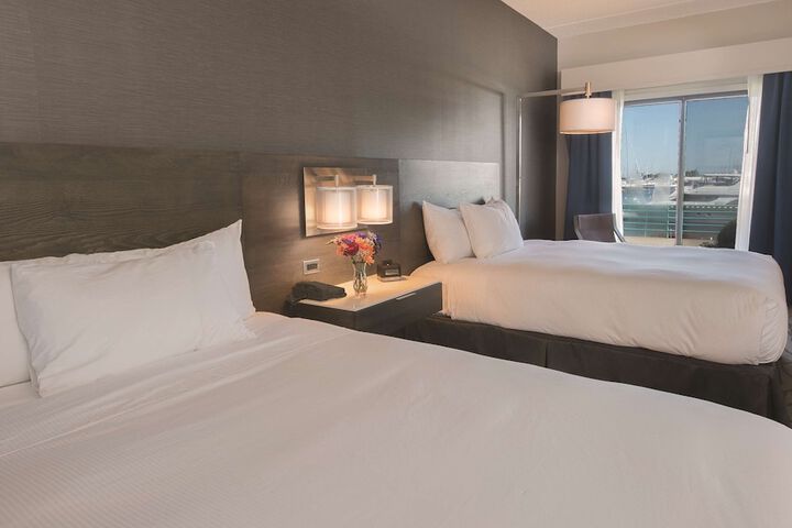 Room 42 of 109