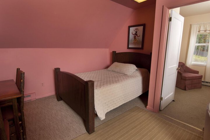 Room 13 of 46