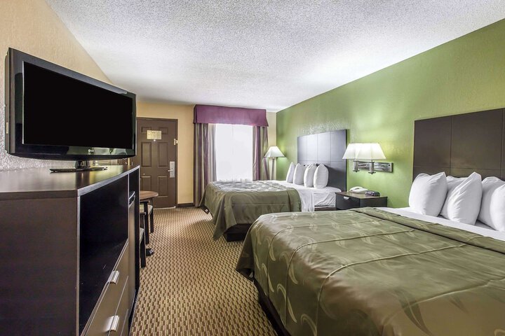 Room 17 of 46