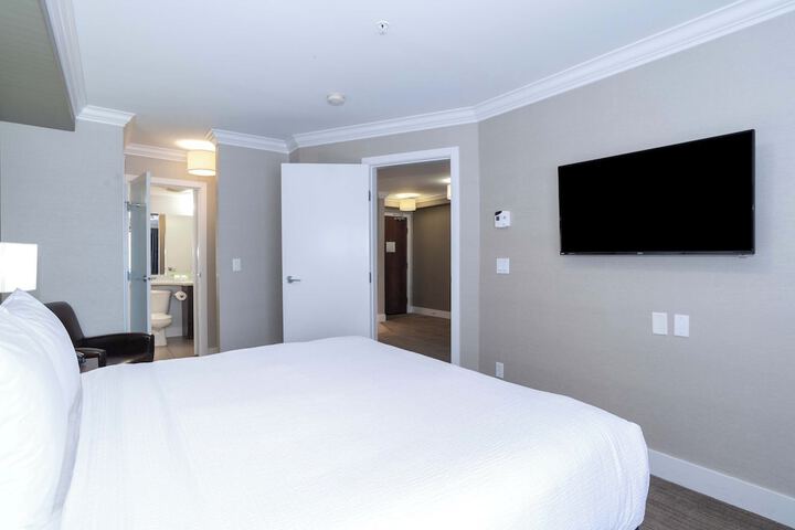 Room 22 of 32