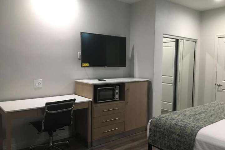 Room 18 of 27
