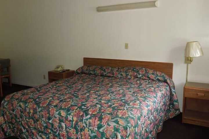 Room 16 of 30