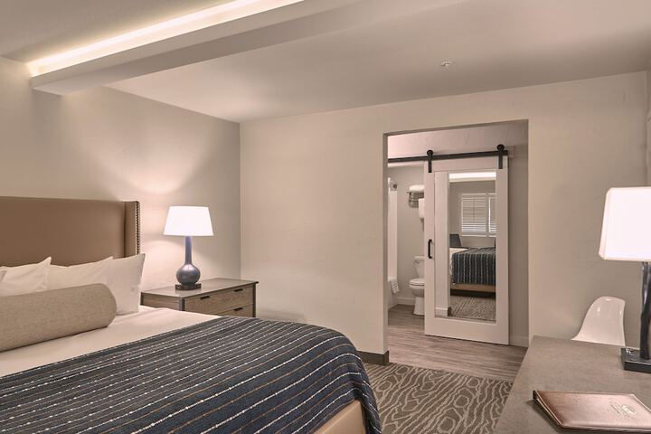 Fredericksburg Inn & Suites