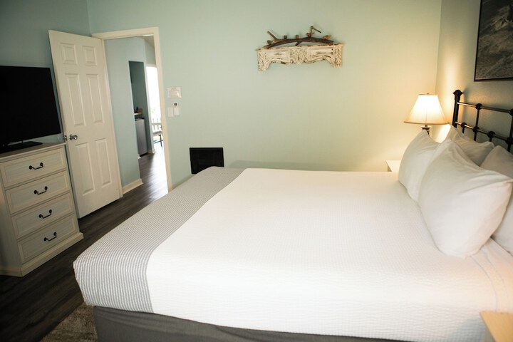 Room 32 of 54