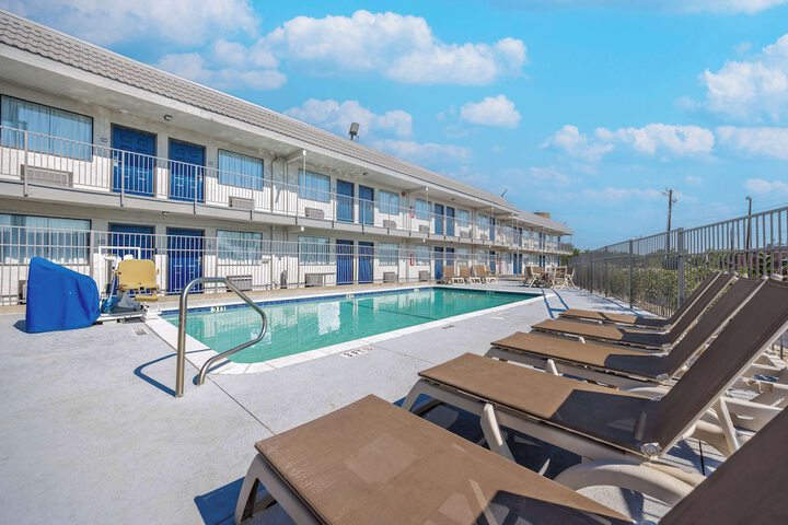 Pool 3 of 24