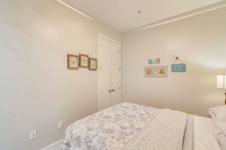 Room 25 of 40