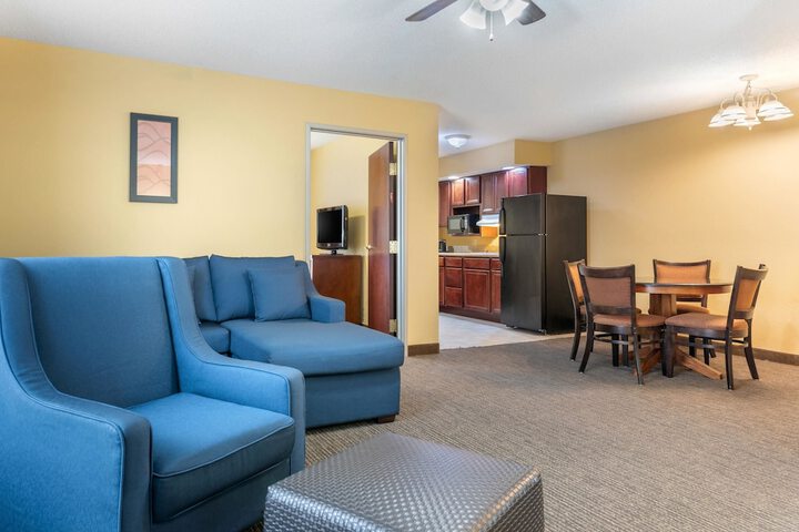 Comfort Suites Findlay I-75 near Sports Complex