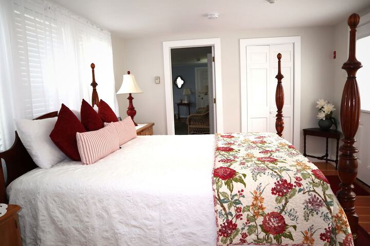 Room 27 of 106