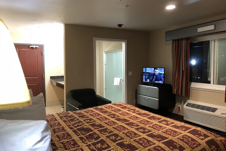 Room 16 of 26