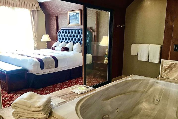 Room 40 of 76