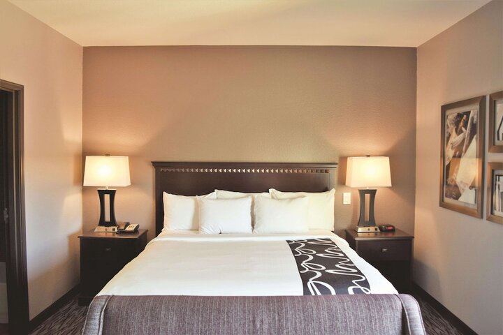 Room 27 of 36