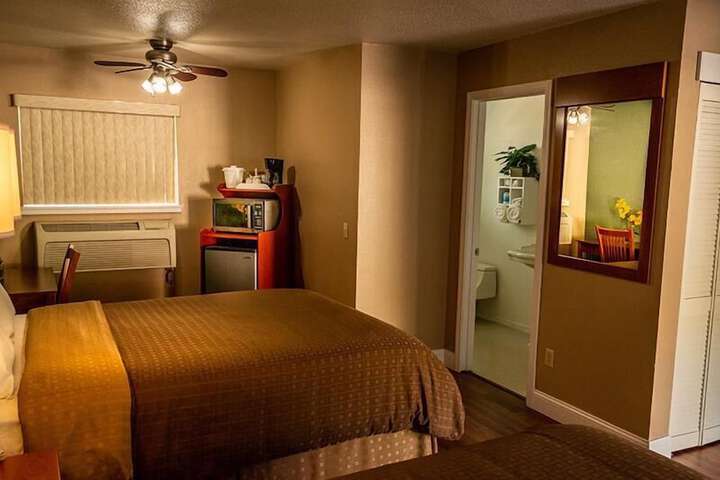 Room 15 of 33