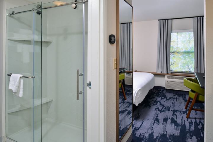 Room 14 of 49