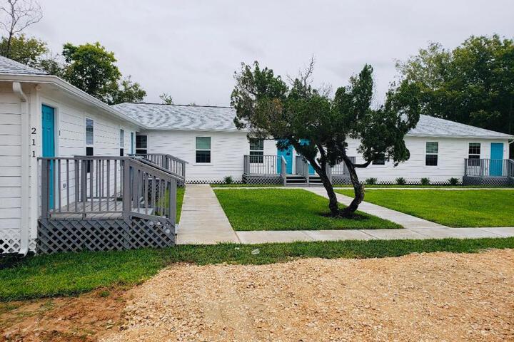 211 Lulac Street Alvin TX Luxury Apartments