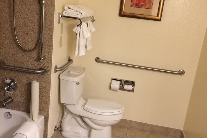 Room 16 of 66