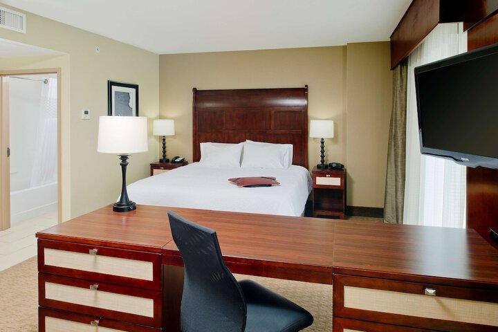 Room 17 of 39